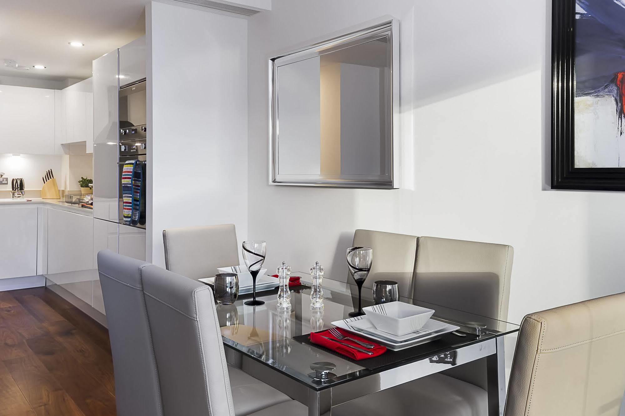 Lincoln Plaza Apartment London Exterior photo
