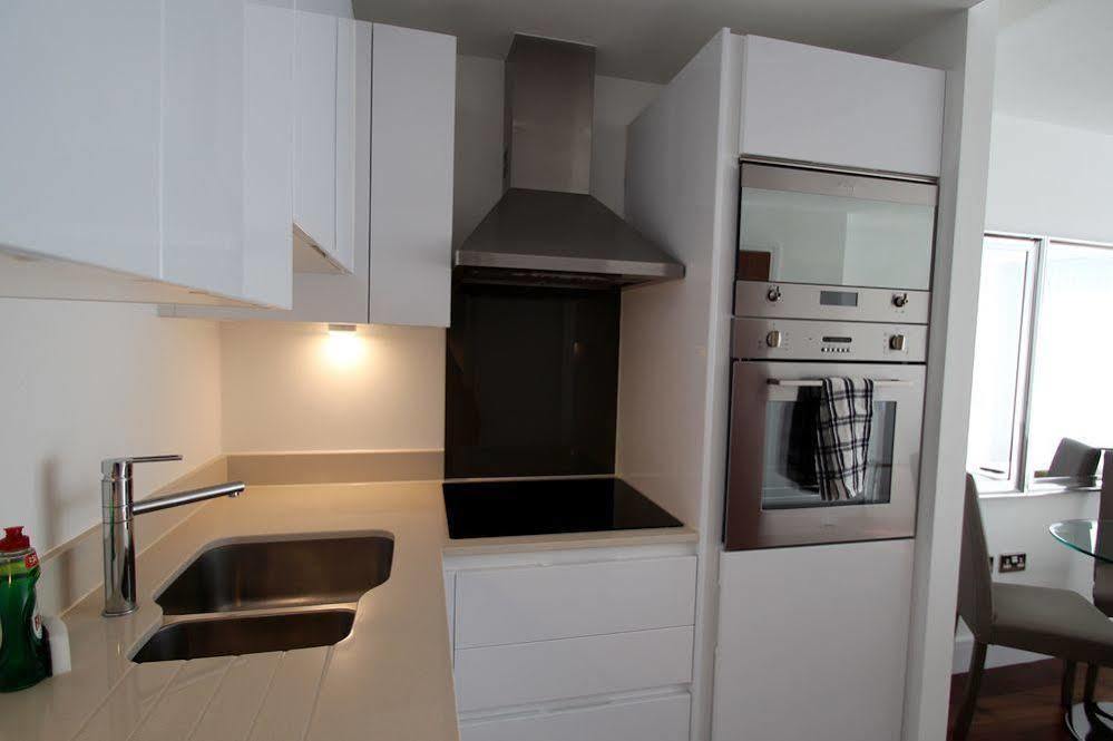 Lincoln Plaza Apartment London Exterior photo